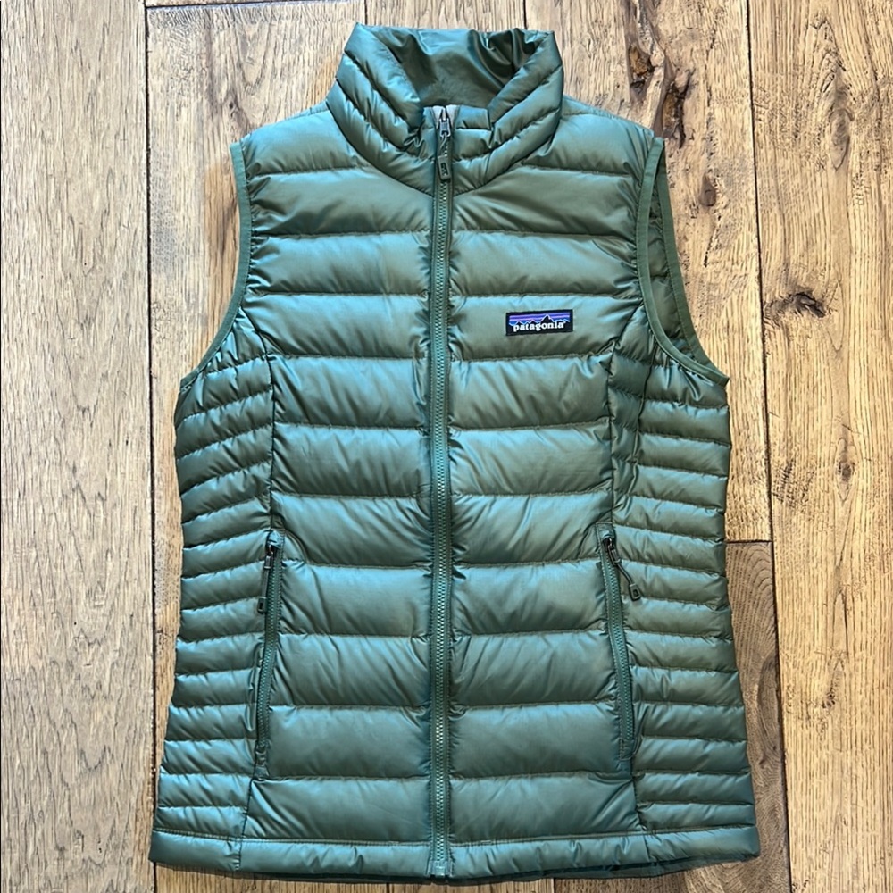 Patagonia Green Down Vest with Quilted Design